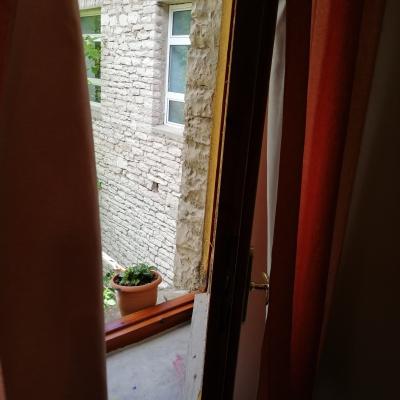 Παλαιά Κουφώματα Κτιρίου